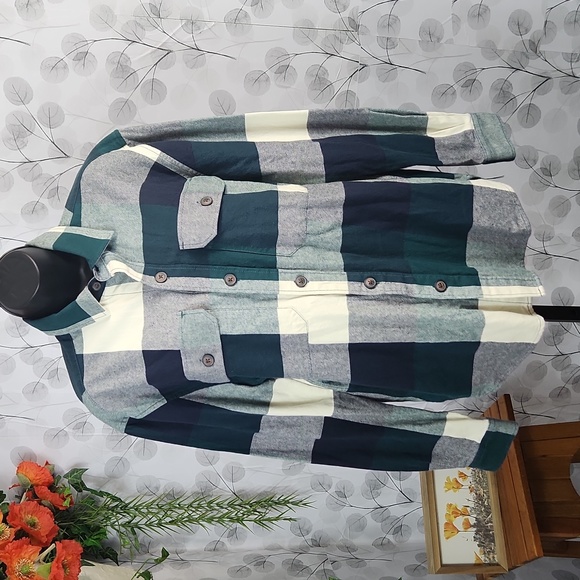 Springfield Plaid Flannel - Picture 4 of 10